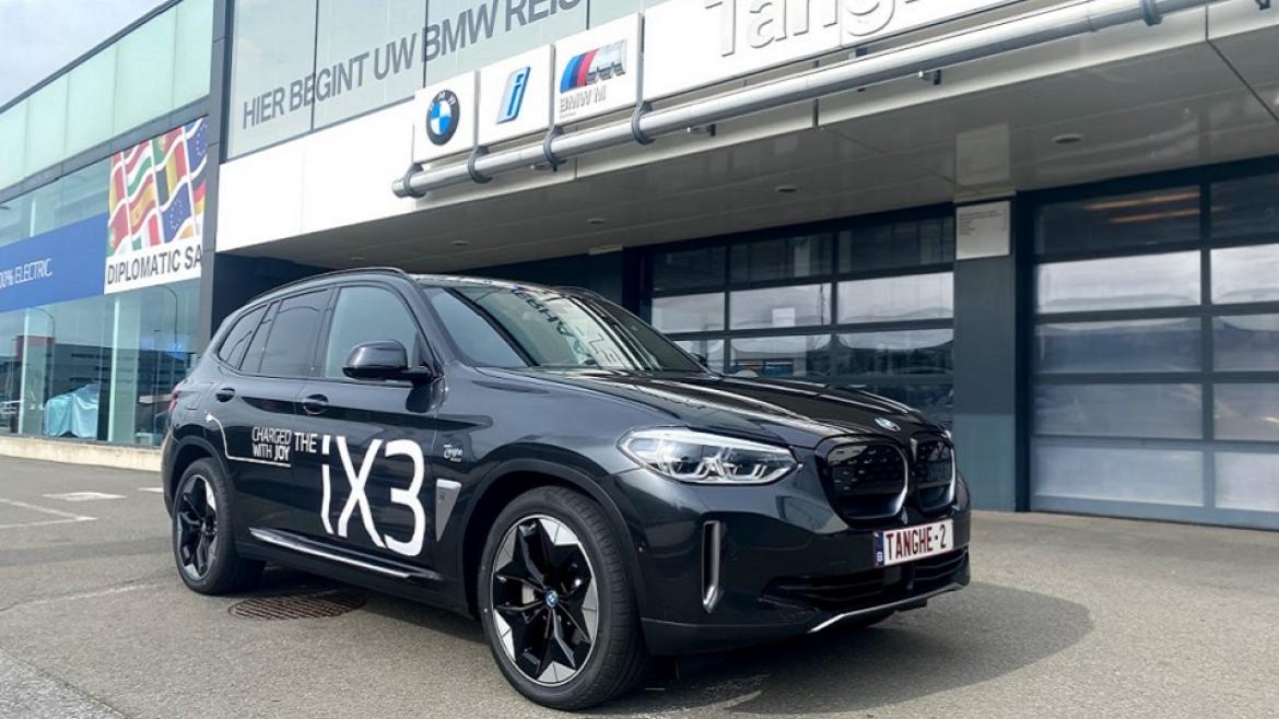iX3